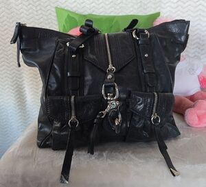 Francesco Biasis Black Leather Women's Bag With Pull Lock Closure. 17"wX12"hX5"d
